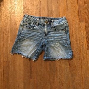 American Eagle Midi super stretch shorts size 4